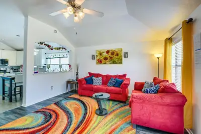 Image de 4 Mi to At&T Stadium: Home w/ Bbq in Grand Prairie