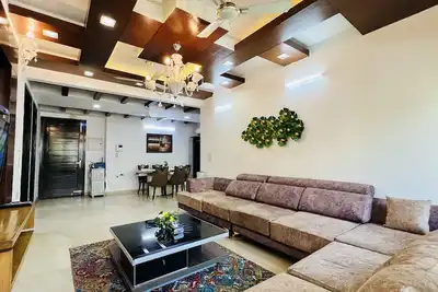 Image de BluO 3bhk Green Park, Private Garden Balcony, Lift
