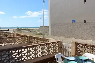 Image de Appartement T2 en Rdc avec terrasse, Ă 500m du centre de Port-la-Nouvelle, parking et animaux admis