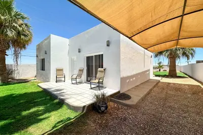 Image de Embrace Serenity in a Cozy 2-Bedroom House