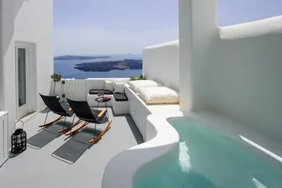 Image de Aethria Cave Suite with private Jet tub