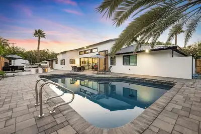 Image de The Montecito | Luxury Villa + Casita in Old Town