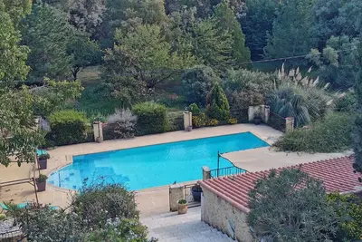 Image de Gîte Côté Piscine 5mn Avignon