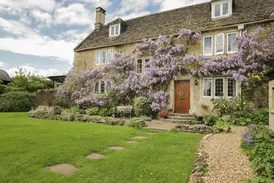 Image de Reybridge House, pet friendly, character holiday cottage in Lacock