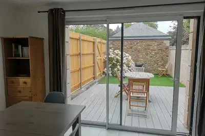 Image de Petite maison avec jardin à 400m des plages et des commerces.