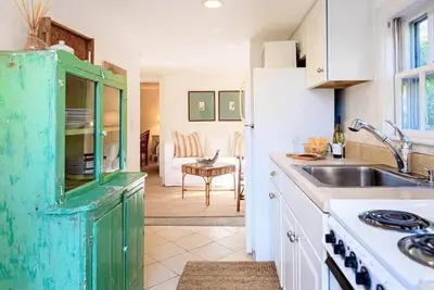 Image de Downtown Historic Nantucket Cottage