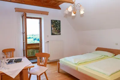 Image de Weingartenappartement mit Balkon 2 Doppelzimmer - Weingut & Gästehaus Pfeifer St. Anna am Aigen