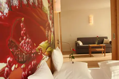 Image de Kirschsuite ab 7 Nächte Halbpension - Hotel-restaurant Teuschler-mogg