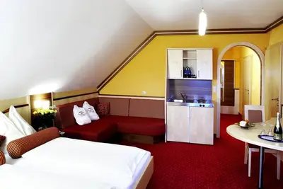 Image de Appartement 6 Pers. - Hotel-garni ThermenglĂĽck