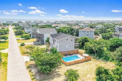 Image de Unforgettable! Saltwater Pool! Newly Renovated! Walk to Beach, D0131
