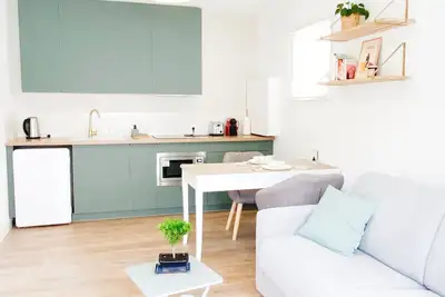 Image de studio dans maison piscine