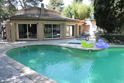 Image de Maison de Campagne Avec Piscine Privée