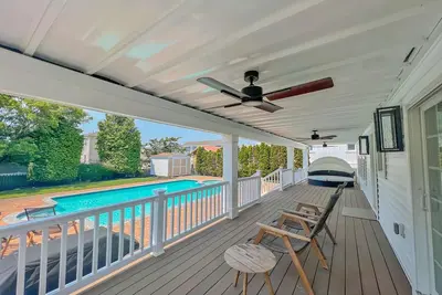 Image de Fabulous Home Stone Harbor with Pool. Walking distance to shops and restaurants