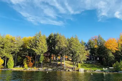 Image de Charming, well appointed, pet-friendly cottage resort for couples near Bancroft!