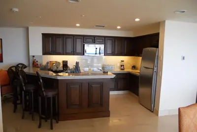 Image de April 20-27 2025 still available