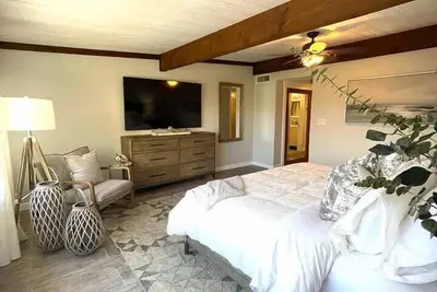 Image de 04 Rustic meets beachy in Wilton Manors!