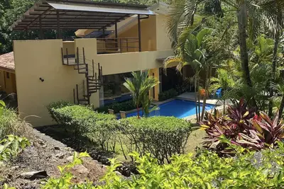 Image de Wildlife Haven near Surf and Sea