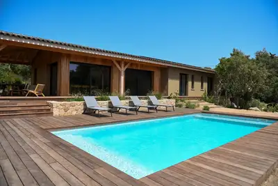 Image de Villa neuve kaki et bois Route des plages Pianottoli Caldarello