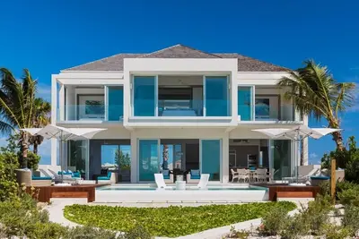 Image de Beachfront Villa · W/Private Pool & Concierge - Hyperion