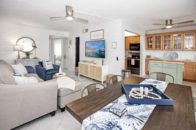 Image de Calm Waters - waterfront condo on Sanibel Island