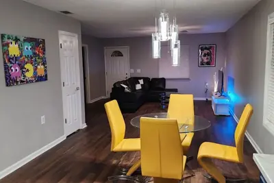Image de Totally Rad Pad at Midway Retro retreat
