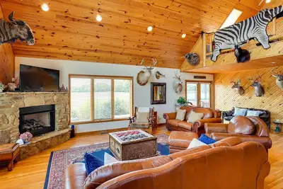 Image de Pet-Friendly Vienna Cabin w\/ Screened-In Porch!