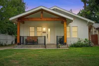 Image de Native Inspired, Peaceful, & Practical Home.