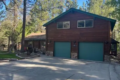 Image de Cabin two blocks to Snow Summit