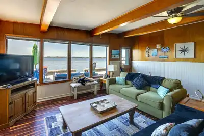 Image de Waterfront Birch Bay Cabin: Beach Access & Sunsets