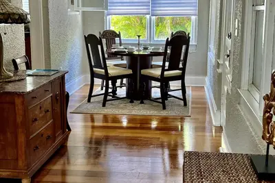 Image de 100 year old Victorian Clearwater Home 1/2 mile to Open Gulf!