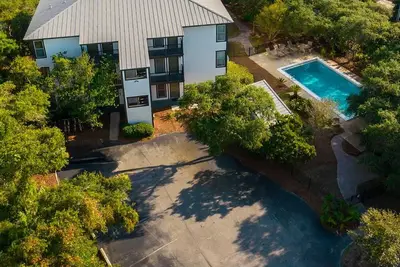 Image de \"Inlet Dunes 105\" | Community Pool | Next to Rosemary Beach | Directly Across From The Beach