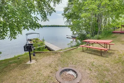 Image de Pet-Friendly Wisconsin Cabin on Lake w/ Fire Pit!