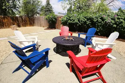 Image de Central Luxury Retreat - Hot tub, Firepit, TVs, Grill, Games