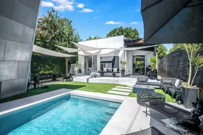 Image de Chic Gated W Hollywood 3bd Villa w/ Pool, Hot tub & Guest House