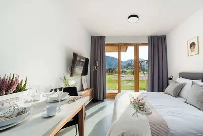 Image de Studio with a Mountain View