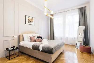 Charming spacious and bright apartment