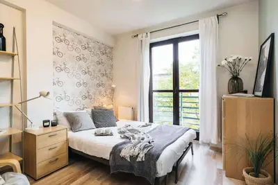 Stay in sunny and comfortable modern home