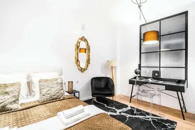 Image de Marvellous Stay in a Noble Historical Townhouse