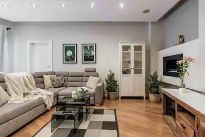 Beautifully decorated fully equipped apartment