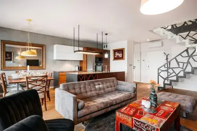 Image de Trynitarska 6\/26 · Avant-garde loft in heart of Jewish Quarter