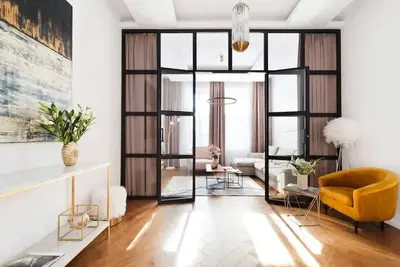 Comfort, elegance and art in heart of Old Town
