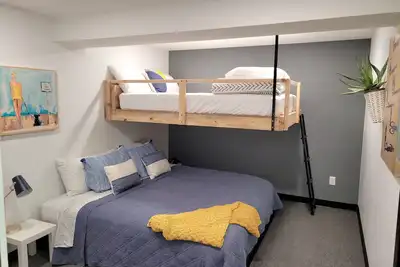Image de 316 Hwy 71 -Bottom Floor Sleeps 10