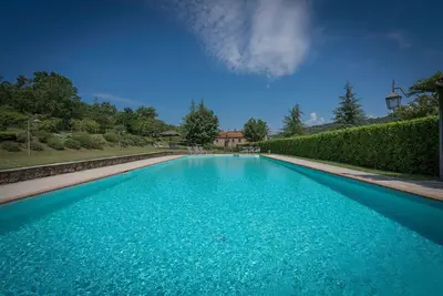 Image de Belle maison de vacances privée avec internet, piscine privée, patio, vue panoramique, parking