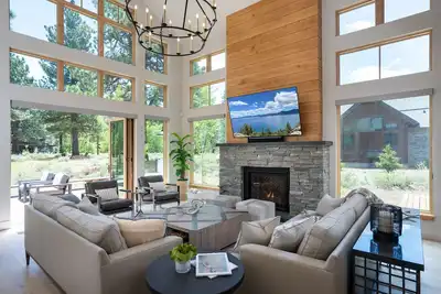 Image de Gorgeous Residence in the New Signature Collection At Old Greenwood!
