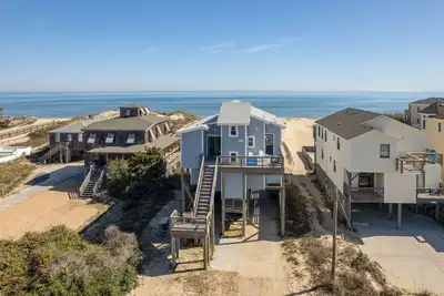 Image de Moonshadow: Oceanfront, walkway to the beach, hot tub, awesome ocean views!
