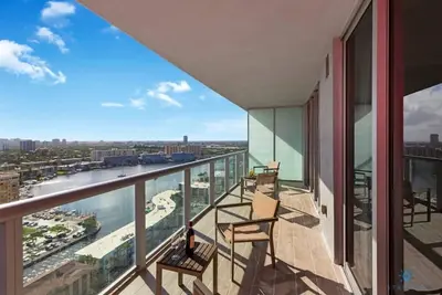 Image de Infinite View| Balcony + Pool + Gym +  Near Beach