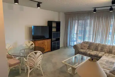 Image de Great Location, Clean and Large 1 bed, on the Boardwalk, Pool, Beach, Jacuzzi,