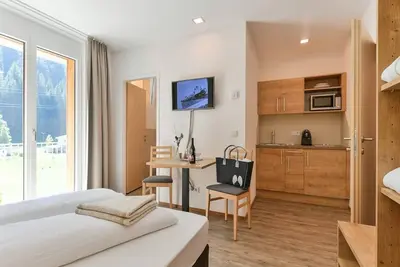Image de Studio S mit Balkon - Aparthotel Alpine Lodge Klösterle am Arlberg