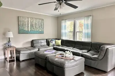 Image de Tranquility Cottage · Private Peaceful Surroundings Near Hpu and Everything!