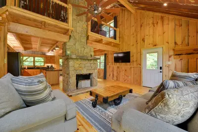 Image de Wine Country Cottage w\/ Fire Pit in Olin!